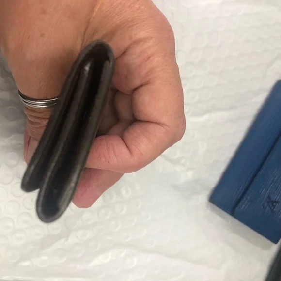 LV Damier key case in excellent condition - Picture 9 of 13